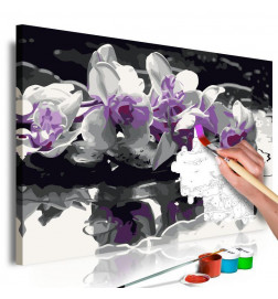 Malen nach Zahlen - Violette Orchidee (schwarzer Hintergrund & Wasserspiegelung)