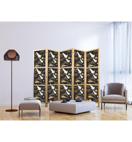 Biombo japonês - Oriental impressions - decorative pattern with a motif of flying cranes on a dark background