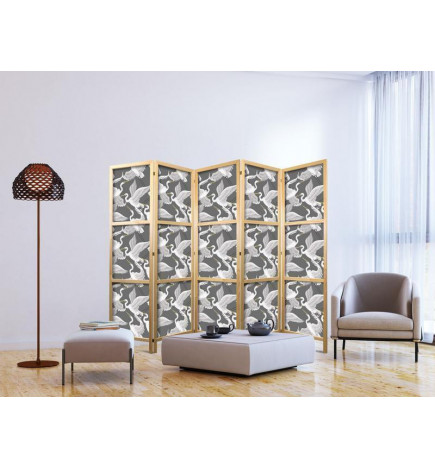 Paravento giapponese - Pastel birds - a delicate pattern of white and grey herons on a light pink background