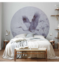 Mural de parede redondo - Majestic flight - a crane in flight in monochrome