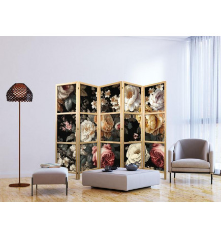Japans kamerscherm - Floristry in Vintage Style - Huge Colorful Flowers on a Black Background