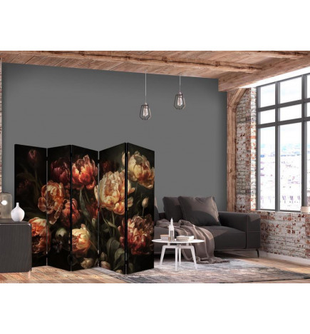 Pertvara - Magnificent Tulips - Bouquet of Flowers in Red and White on a Black Background