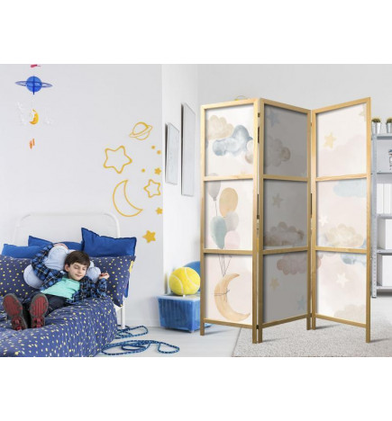 Paravento giapponese - Fairy-Tale Moon - Moon with Balloons Among Clouds and Stars in Subdued Colors on a Light Beige Ba