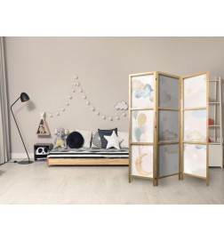 Paravent japonais - Fairy-Tale Moon - Moon with Balloons Among Clouds and Stars in Subdued Colors on a Light Beige Backg