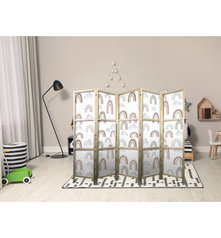 Paravento giapponese - Rainbows and Clouds - Various-sized rainbows in muted colors among rain clouds in a pale blue sha