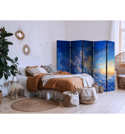 Pertvara - When the Sky Becomes a Canvas: Artistic Work of Nature in the Clouds