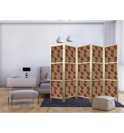 Japonska pregrada - Predatory Streaks - Red Abstract Shapes Inspired by Tribal