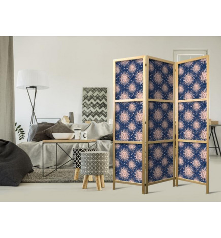 Japoniška kambario pertvara - Sunny Patterns - Repeating Sun Motif on a Navy Background