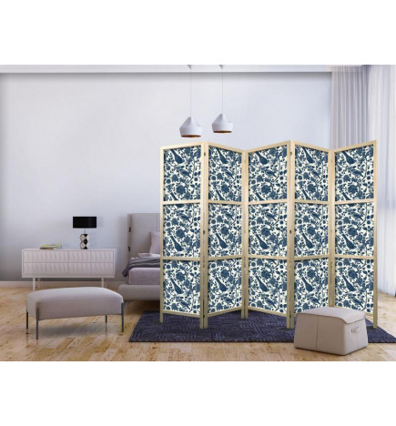 Japanilainen sermi - Rose Vines - Monochromatic Blue Birds Resting Among Roses