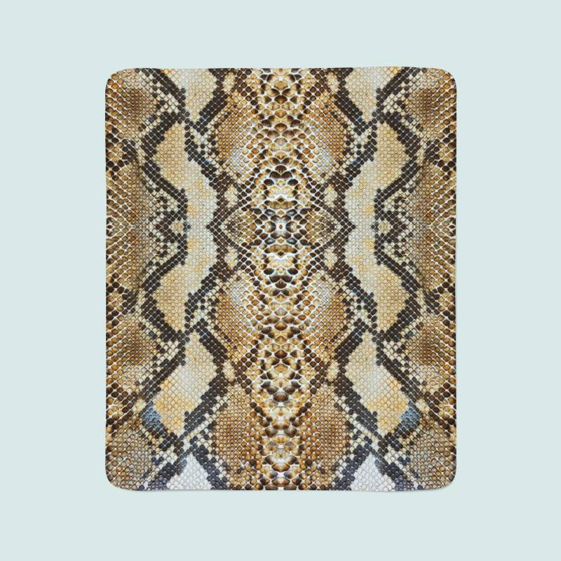 74,00 € 2 vilnos antklodės - gyvatės odos stiliaus
