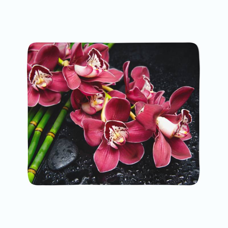 74,00 € 2 fleece blankets - with black stones and flowers