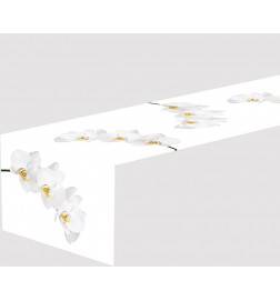 4 Tischläufer-Teppiche – mit weißen Blumen