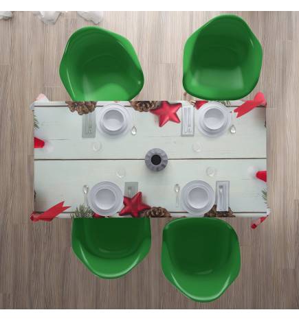 Tischdecken – mit Tannenzapfen und roten Sternen