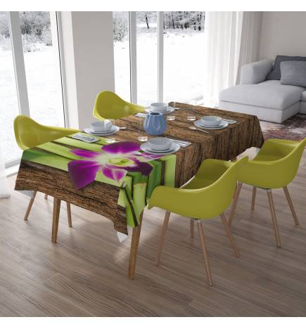 62,00 € Tischdecken – mit einer lila Blume auf dem Holz