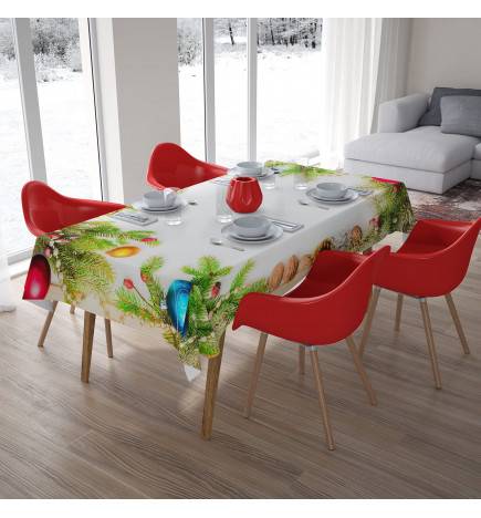 Tischdecken – mit Walnüssen zwischen den Blättern