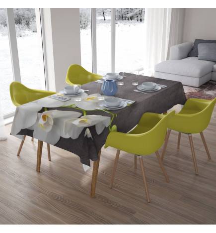 62,00 € Staltiesės – su baltomis gėlėmis pilku fonu