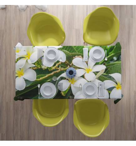 Toalhas de mesa - com flores brancas e folhas tropicais