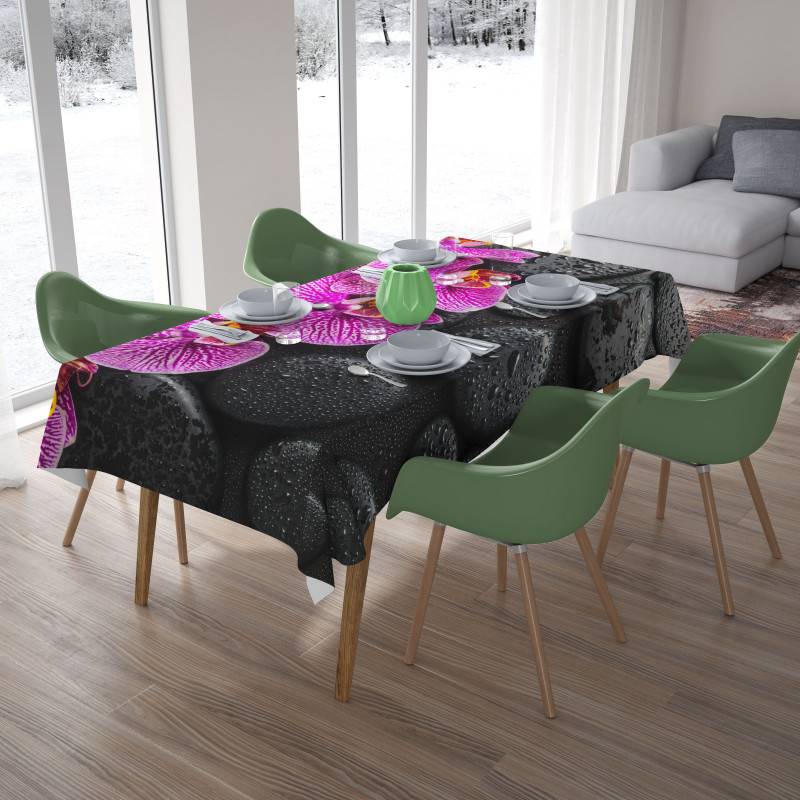 62,00 € Tischdecken – mit lila Blumen auf dunklem Hintergrund