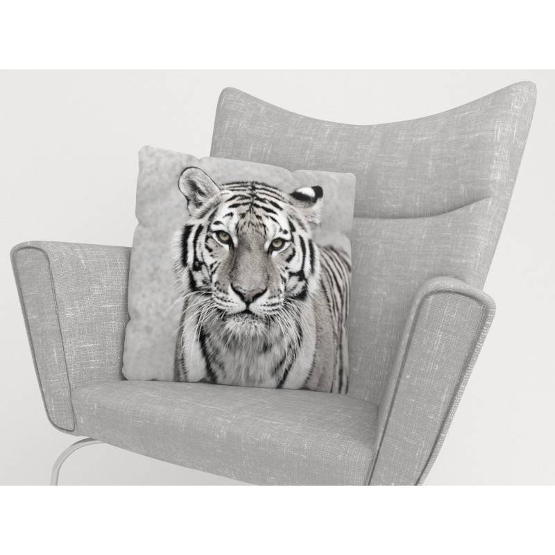 15,00 € Cushion covers - with a black and white tiger