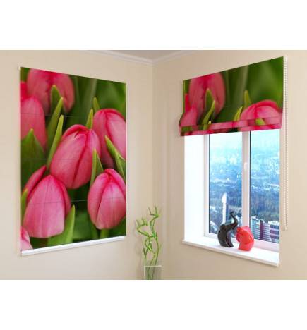 Cortina romana - com tulipas cor de rosa - ESCURECIMENTO