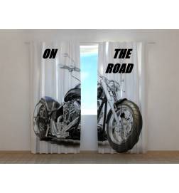 Cort personalizat - cu motocicleta - pe drum