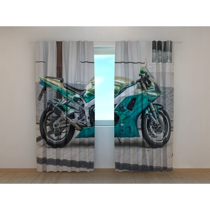 1,00 € Cort personalizat - cu o motocicleta Yamaha