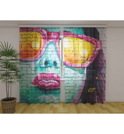 Tenda personalizada - com uma mulher muito convicta