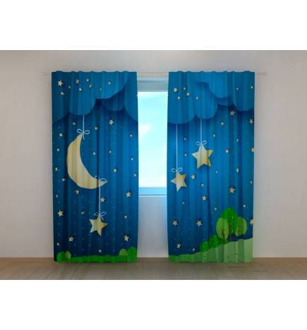 Maßgeschneiderter Vorhang – mit Sommermond und Sternen