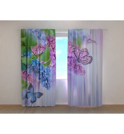 Maßgeschneiderter Vorhang – mit Schmetterlingen und Blumen