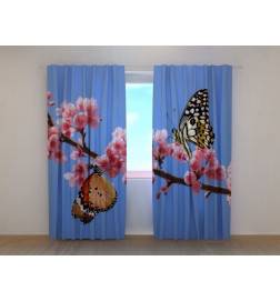 0,00 € Kohandatud kardin – oksal on kaks liblikat