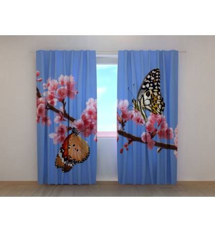 0,00 € Maßgeschneiderter Vorhang – mit zwei Schmetterlingen auf einem Zweig
