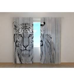 Maßgeschneiderter Vorhang – mit schwarz-weißem Tiger