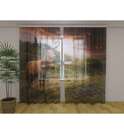 Maßgeschneidertes Zelt – mit einem Berghirsch