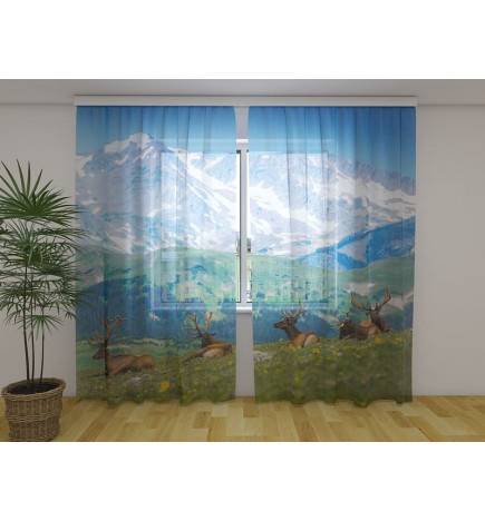 Maßgeschneidertes Zelt – mit Rehen in den Bergen