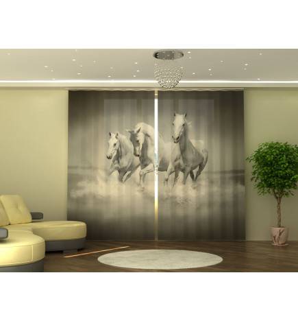 0,00 € Cort personalizat - cu trei cai eleganti