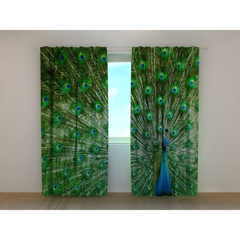 0,00 € Kohandatud kardin – paabulind poseerib selfie jaoks