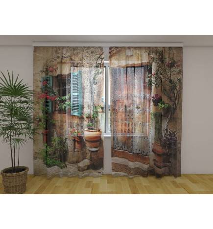 Paskirta lentyna - su senosios namų durimis