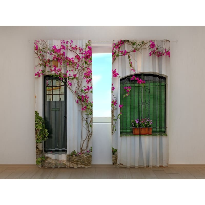 0,00 € Maßgeschneiderter Vorhang – mit Blumen vor der Tür