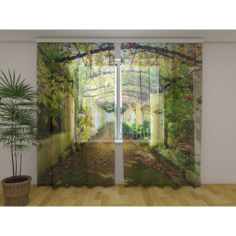 0,00 € Tilausteltta - tunnelilla metsässä