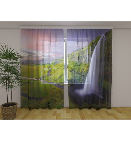 Räätälöity verho – mukana Islannin vesiputoukset