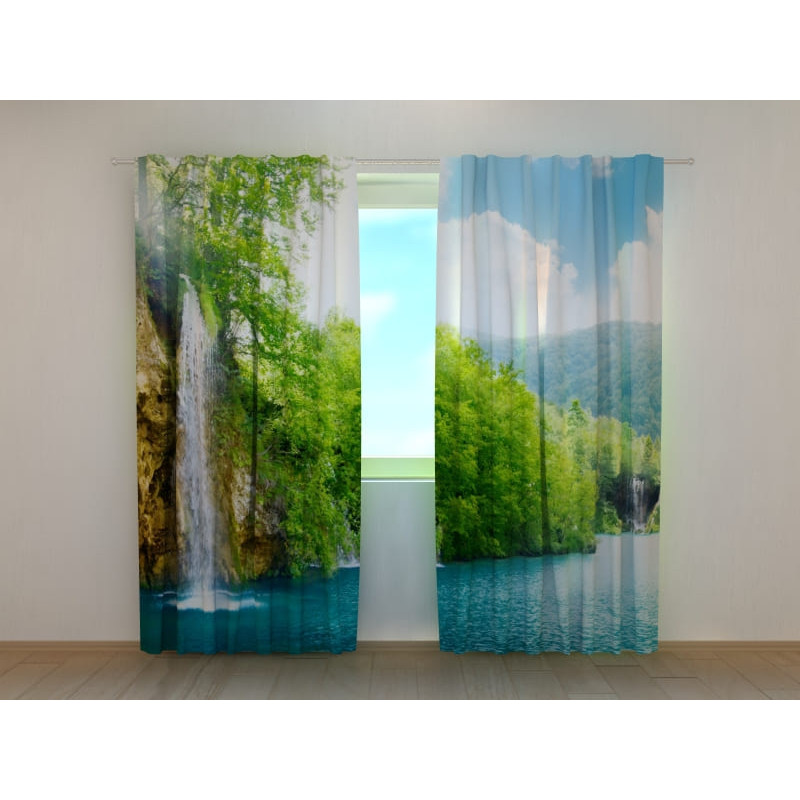 1,00 € Mukautettu teltta - vesiputous järvellä