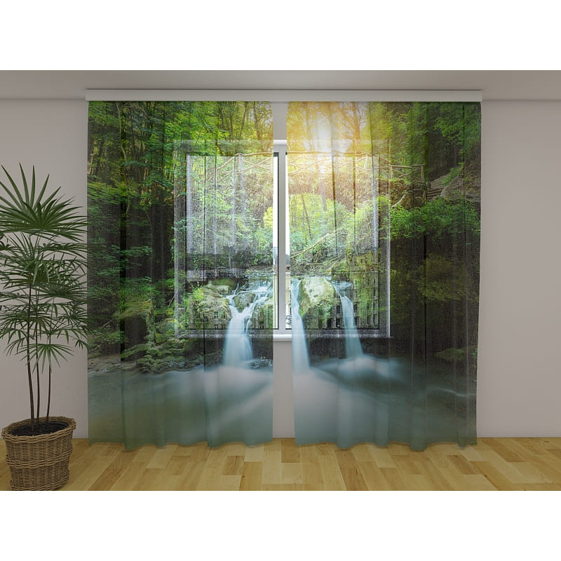 1,00 € Maßgeschneidertes Zelt – mit Wasserfall im Wald