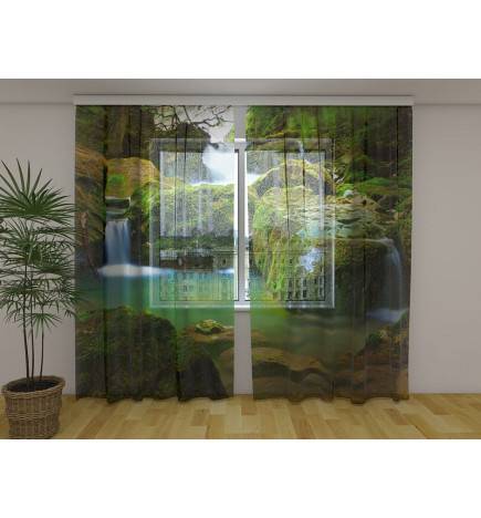 Tente sur mesure - cascade en pleine nature