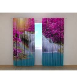 Maßgeschneiderter Vorhang – mit Wasserfall und lila Blumen