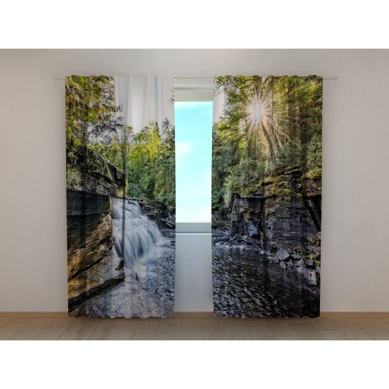 1,00 € Cort personalizat - cu cascada pe munte 1,00 € Cort personalizat - cu cascada pe munte