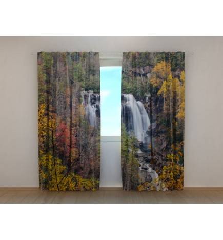 1,00 € Maßgeschneidertes Zelt – mit dem Wasserfall zwischen den Felsen