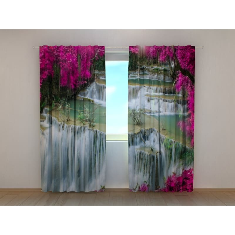 1,00 €Cortina personalizada - com uma cascata floral roxa 1,00 €Cortina personalizada - com uma cascata floral roxa