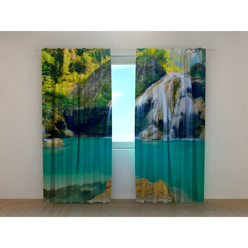 1,00 € Palapinė pagal užsakymą – su kriokliu džiunglėse