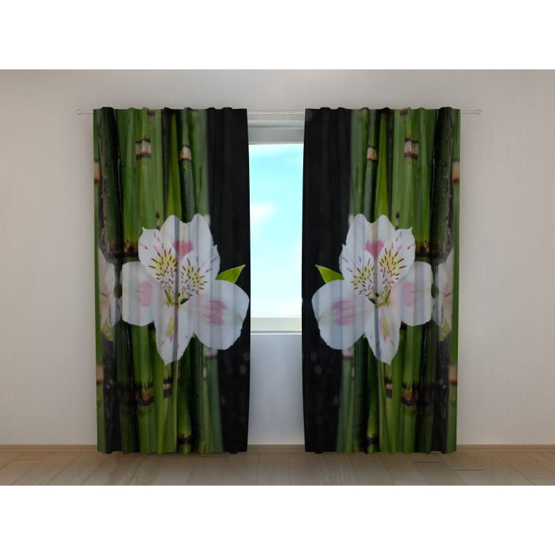 1,00 € Kohandatud telk – valgete orhideede ja bambusega