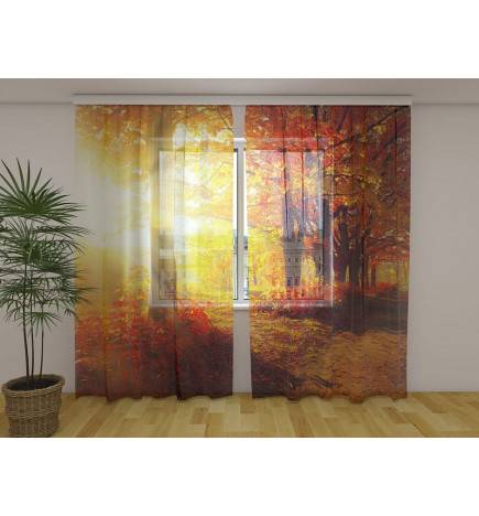 Maßgeschneidertes Zelt – Herbstlich mit Wald